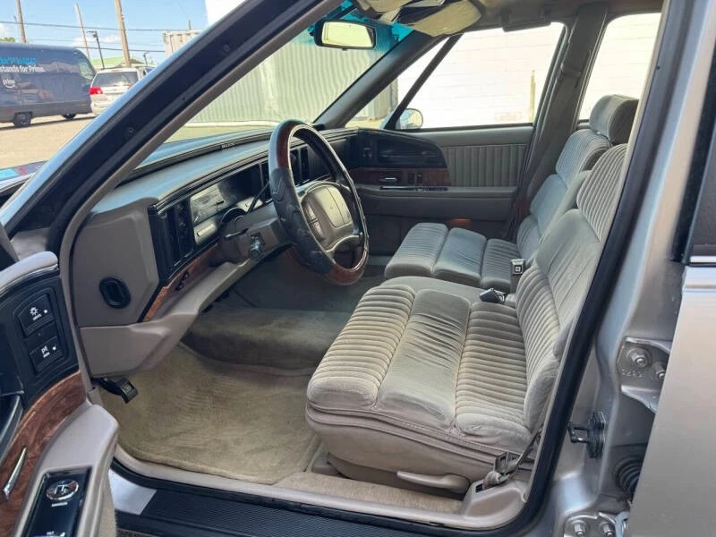 1996 Buick Park Avenue - Image 10 of 20