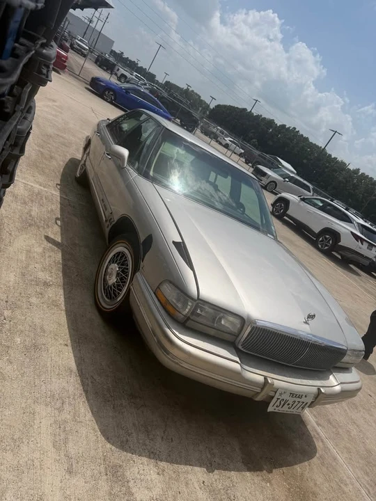 1996 Buick Park Avenue - Image 4 of 7
