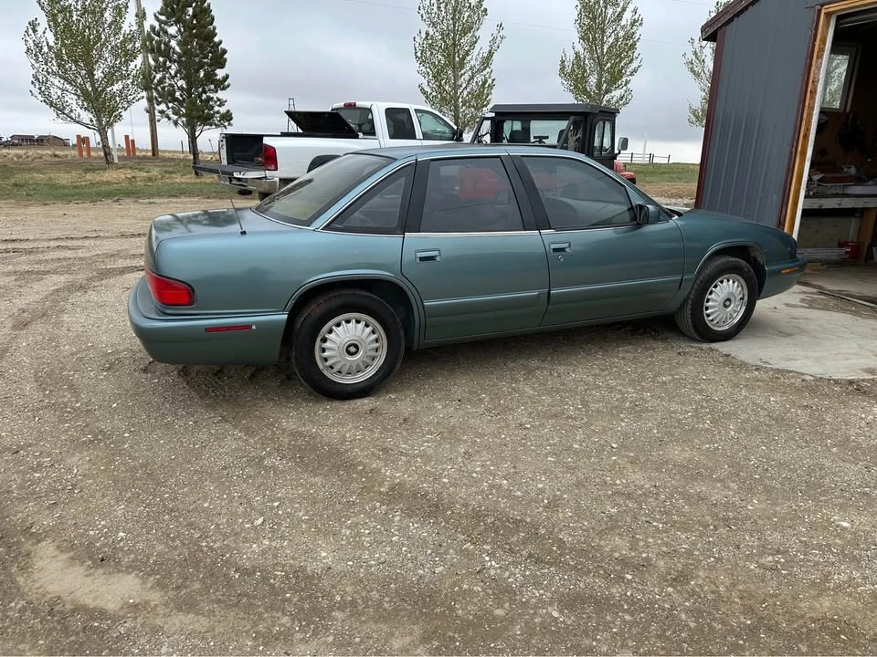 1996 Buick Regal - Image 2 of 3