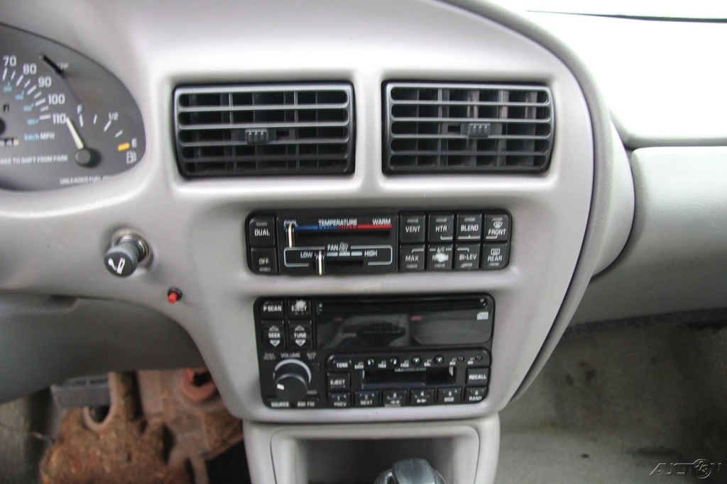 1996 Buick Regal - Image 17 of 21