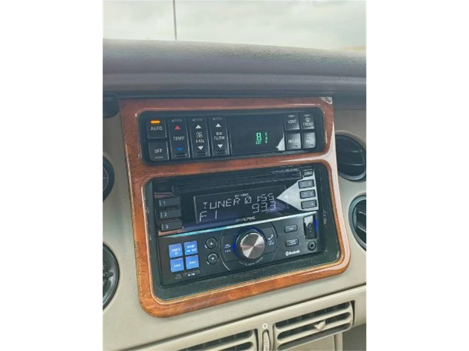 1996 Buick Riviera 8th Gen - Image 4 of 20