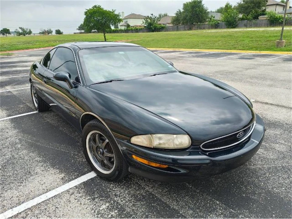 1996 Buick Riviera 8th Gen - Image 13 of 20