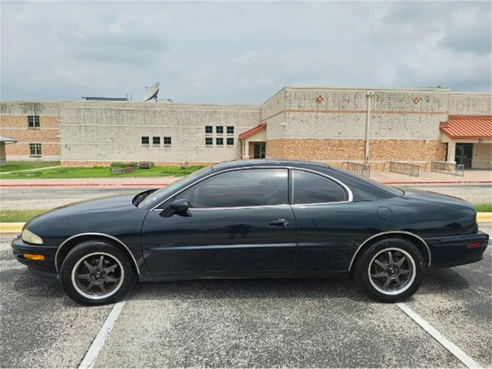 1996 Buick Riviera 8th Gen - Image 19 of 20