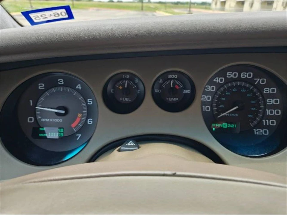 1996 Buick Riviera 8th Gen - Image 10 of 20