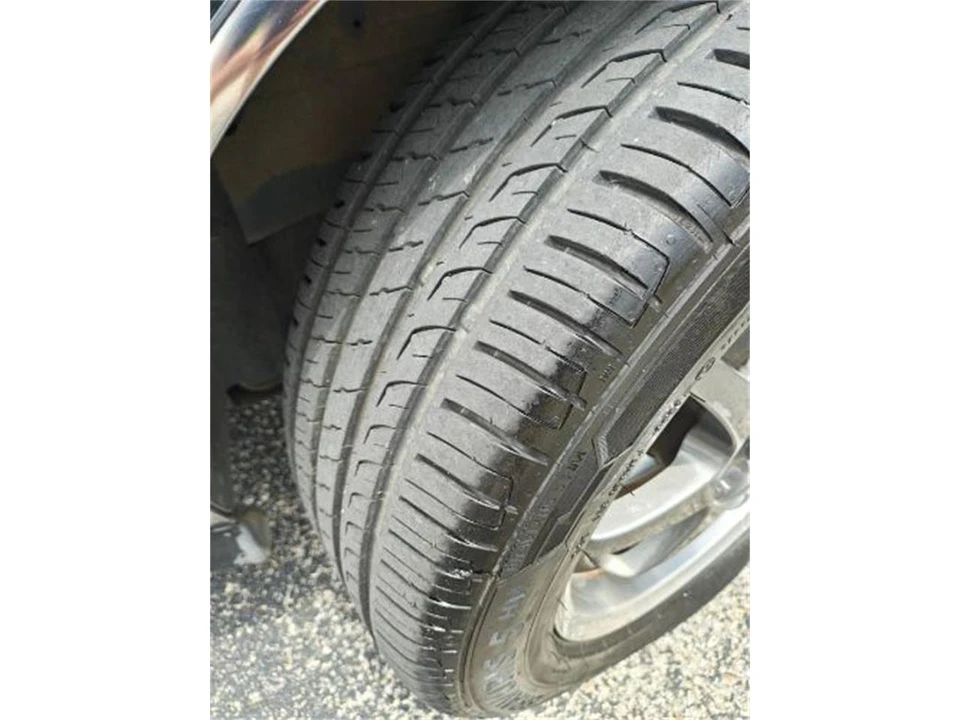 1996 Buick Riviera 8th Gen - Image 15 of 20