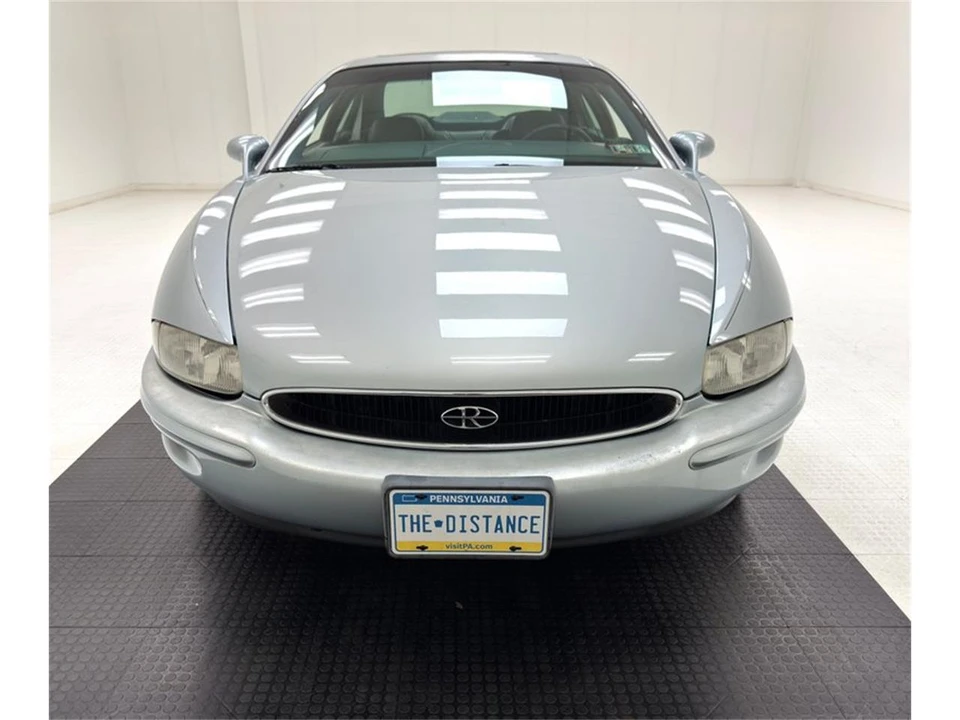 1996 Buick Riviera 8th Gen - Image 8 of 31