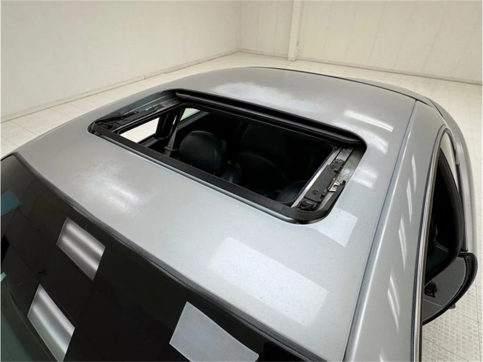 1996 Buick Riviera 8th Gen - Image 14 of 31