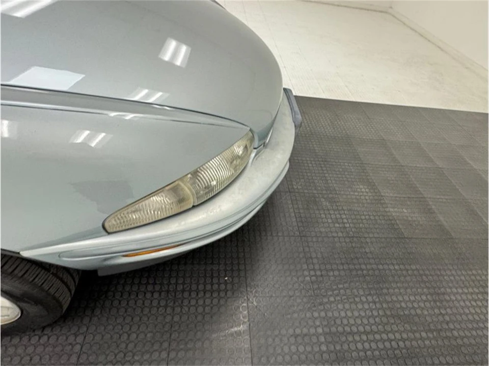 1996 Buick Riviera 8th Gen - Image 24 of 31
