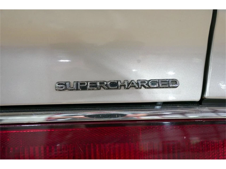 1996 Buick Riviera 8th Gen - Image 24 of 31