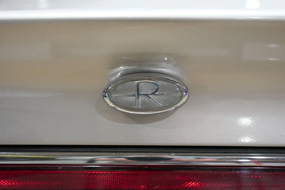 1996 Buick Riviera 8th Gen - Image 22 of 31