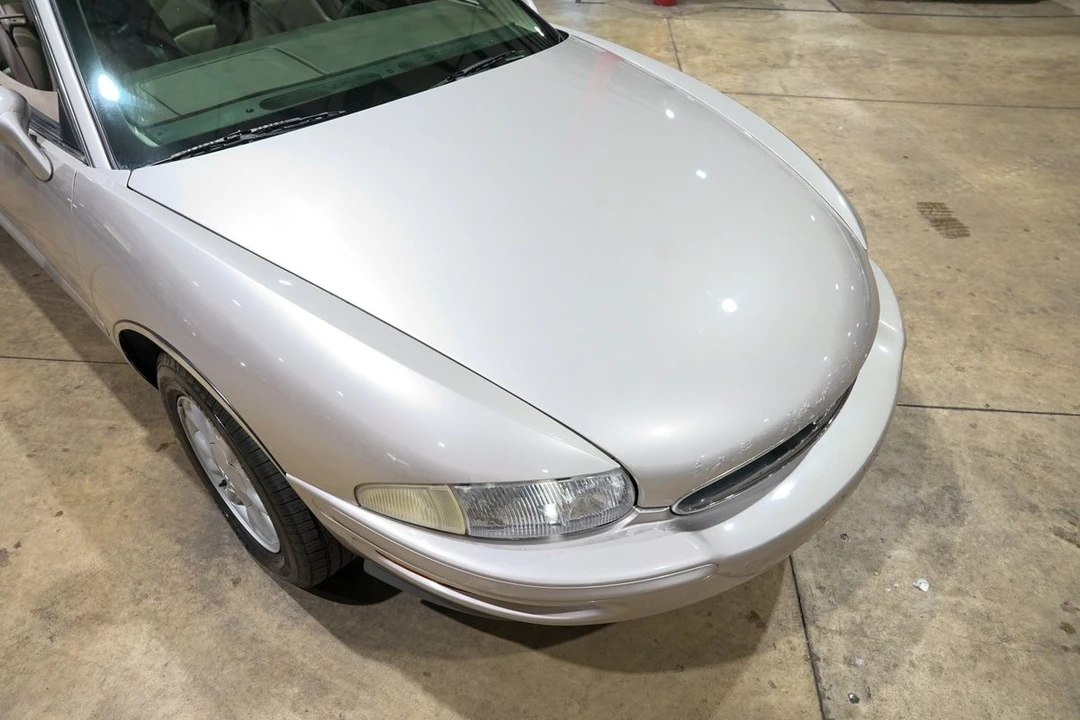 1996 Buick Riviera 8th Gen - Image 18 of 31