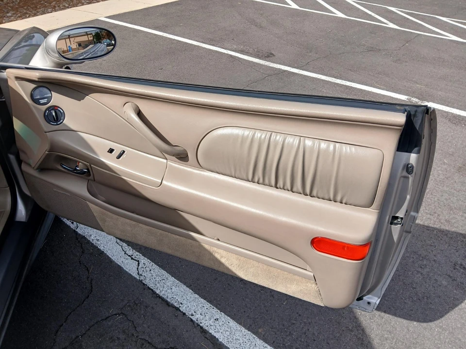 1996 Buick Riviera 8th Gen - Image 22 of 29