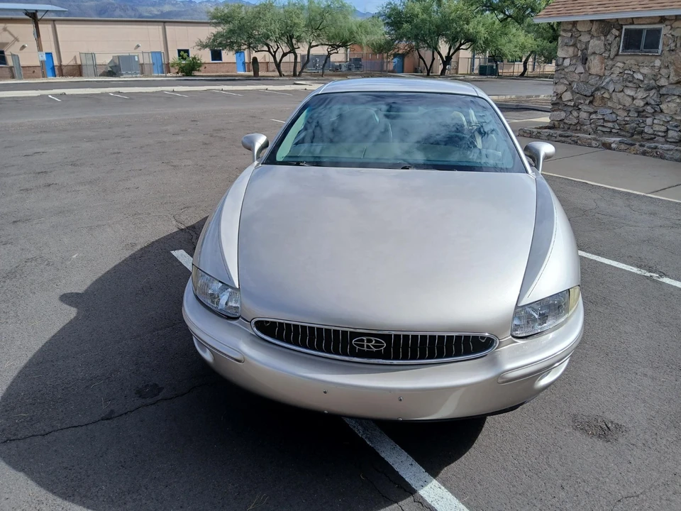 1996 Buick Riviera 8th Gen - Image 8 of 29