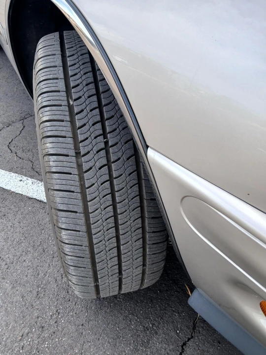 1996 Buick Riviera 8th Gen - Image 13 of 29