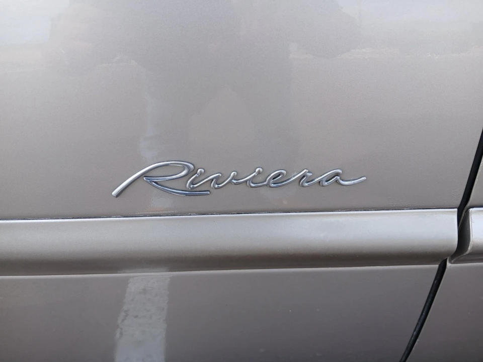1996 Buick Riviera 8th Gen - Image 15 of 29