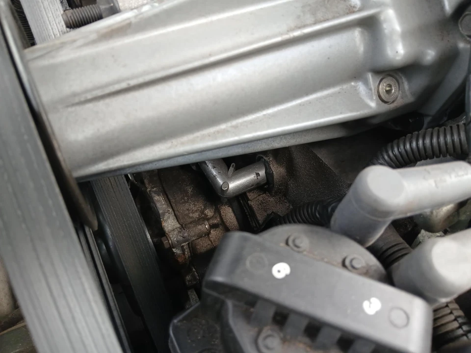 1996 Buick Riviera 8th Gen - Image 16 of 29