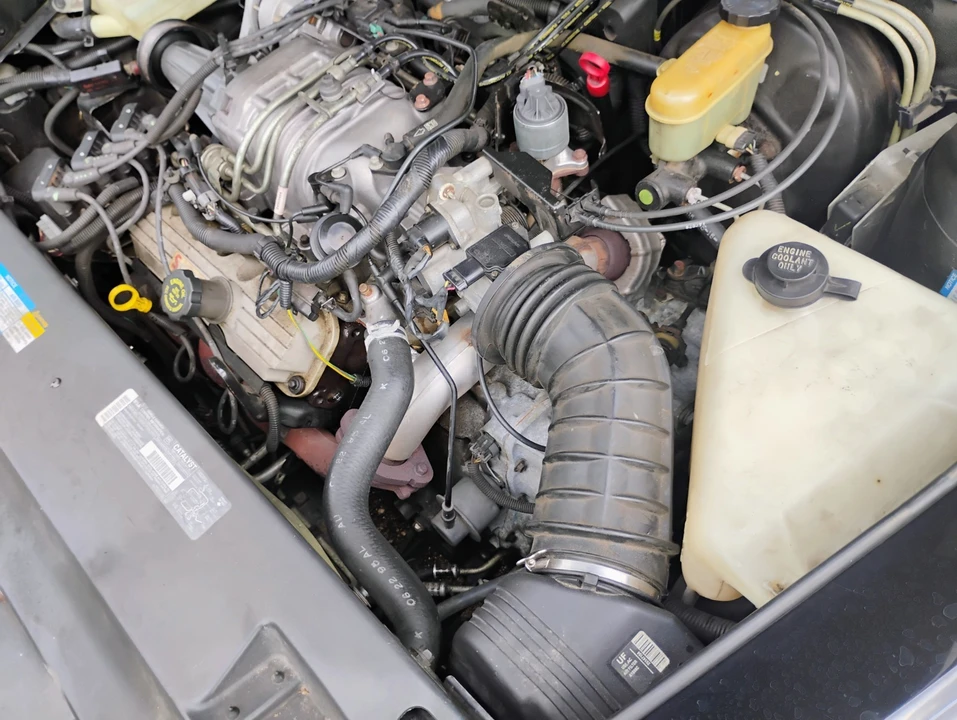 1996 Buick Riviera 8th Gen - Image 26 of 31