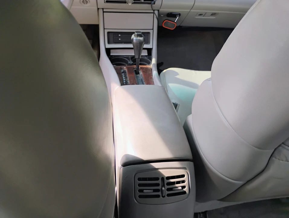 1996 Buick Riviera 8th Gen - Image 18 of 31