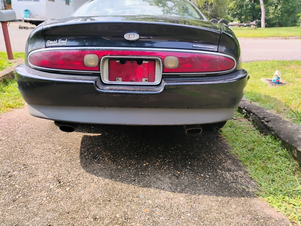 1996 Buick Riviera 8th Gen - Image 8 of 31