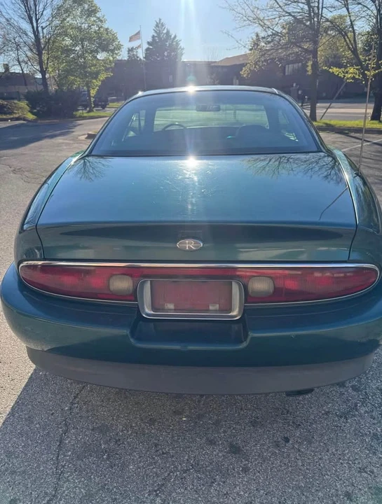 1996 Buick Riviera 8th Gen - Image 3 of 11