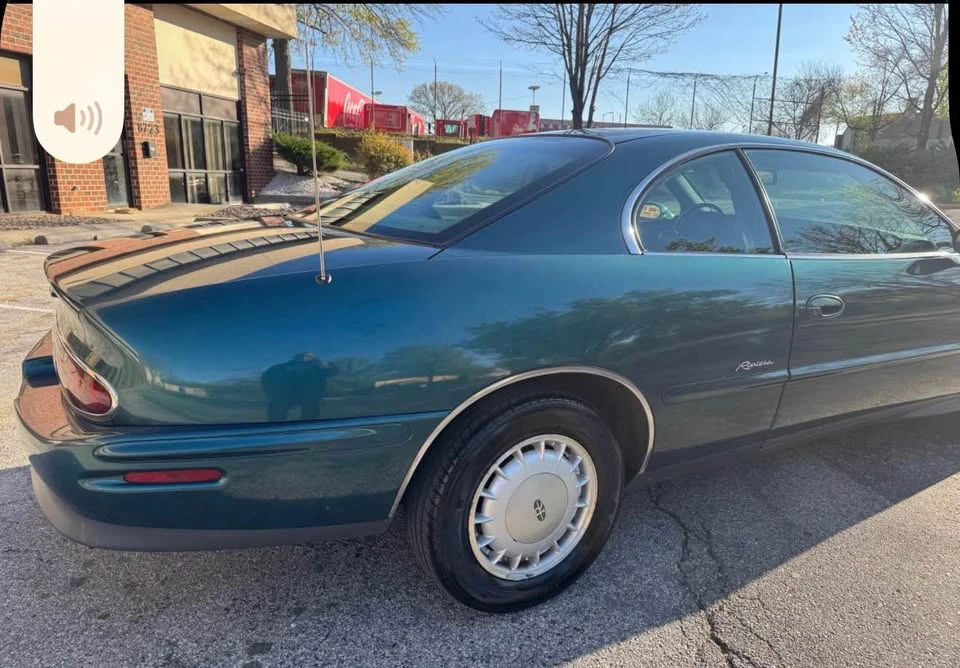 1996 Buick Riviera 8th Gen - Image 4 of 11