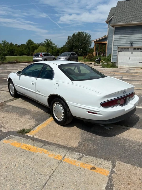 1996 Buick Riviera 8th Gen - Image 3 of 6