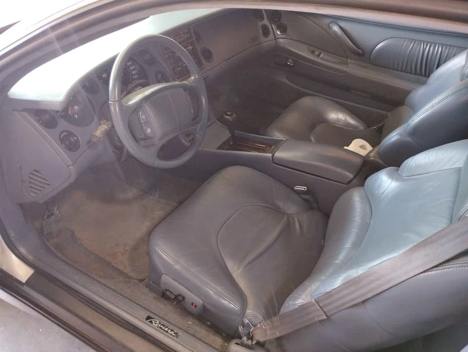 1996 Buick Riviera 8th Gen - Image 4 of 6