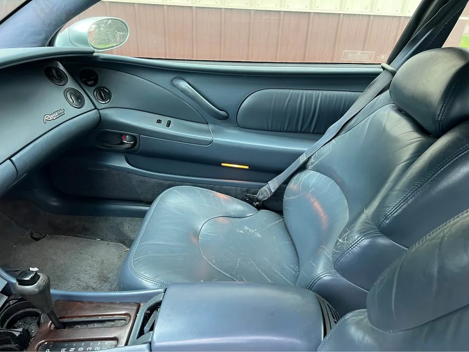 1996 Buick Riviera 8th Gen - Image 8 of 11