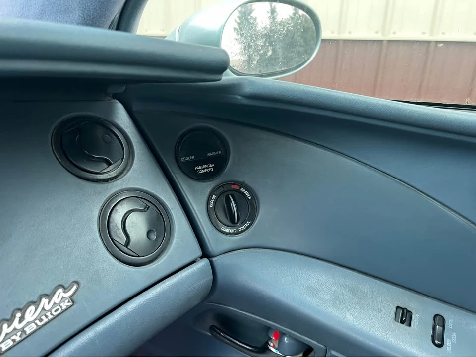1996 Buick Riviera 8th Gen - Image 5 of 11