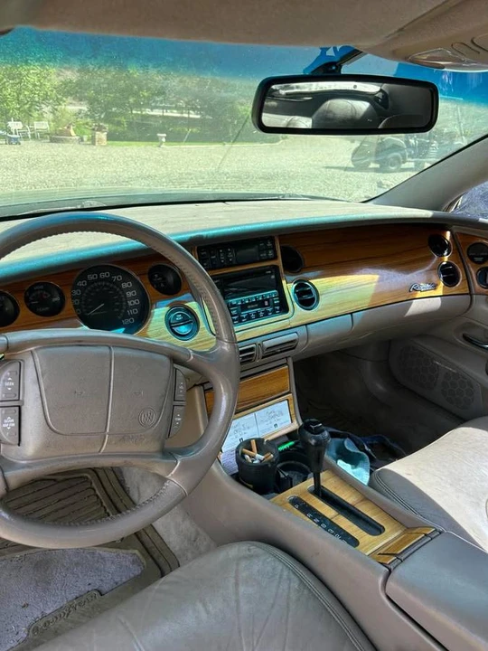 1996 Buick Riviera 8th Gen - Image 6 of 7