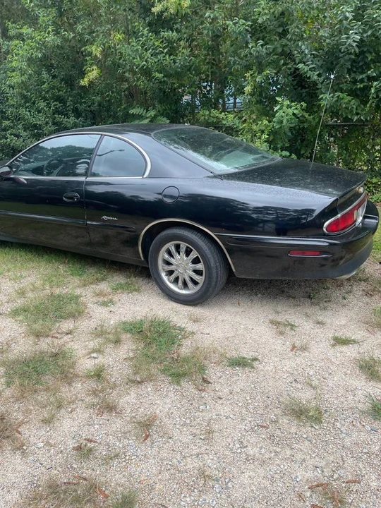 1996 Buick Riviera 8th Gen - Image 3 of 7