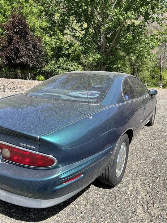 1996 Buick Riviera 8th Gen - Image 3 of 7
