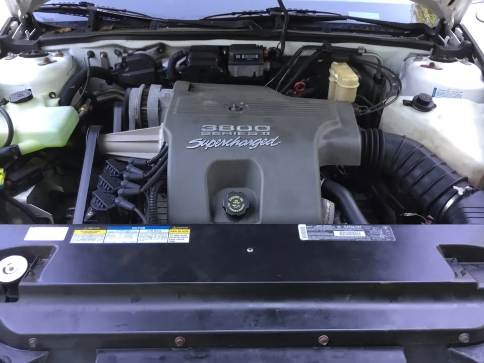 1996 Buick Riviera 8th Gen - Image 11 of 12