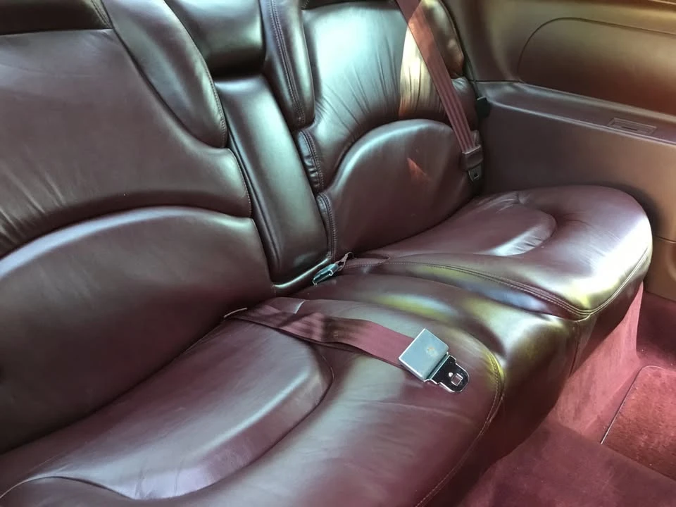 1996 Buick Riviera 8th Gen - Image 9 of 12