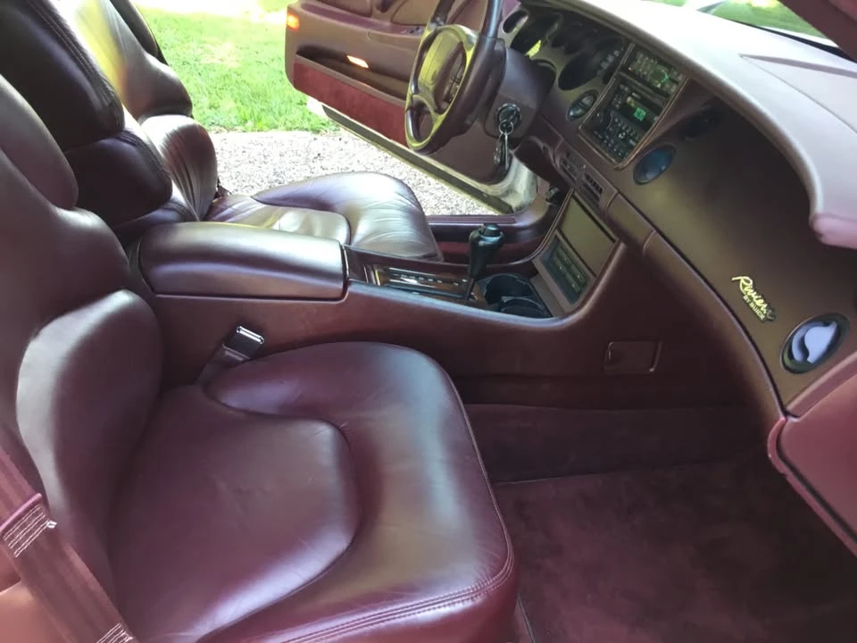 1996 Buick Riviera 8th Gen - Image 10 of 12