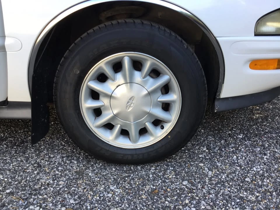 1996 Buick Riviera 8th Gen - Image 12 of 12