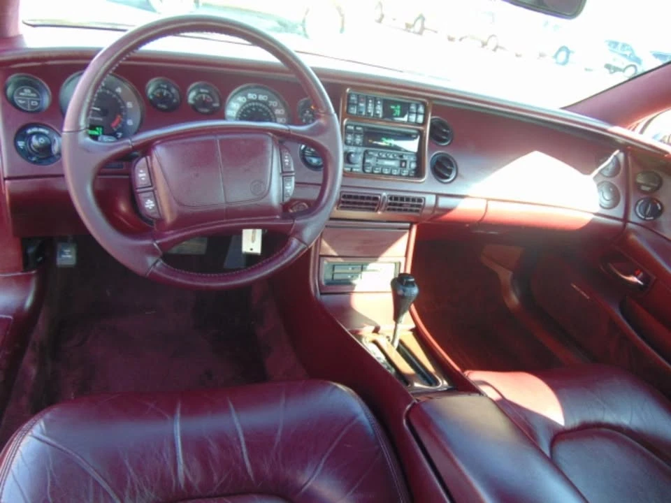 1996 Buick Riviera 8th Gen - Image 17 of 20