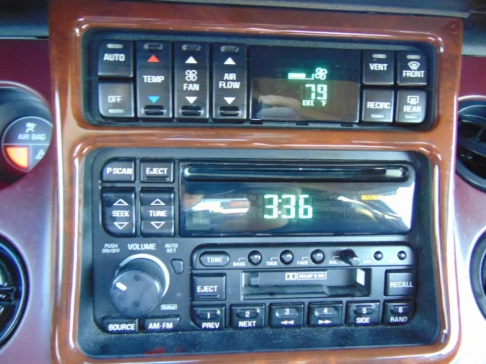 1996 Buick Riviera 8th Gen - Image 7 of 20