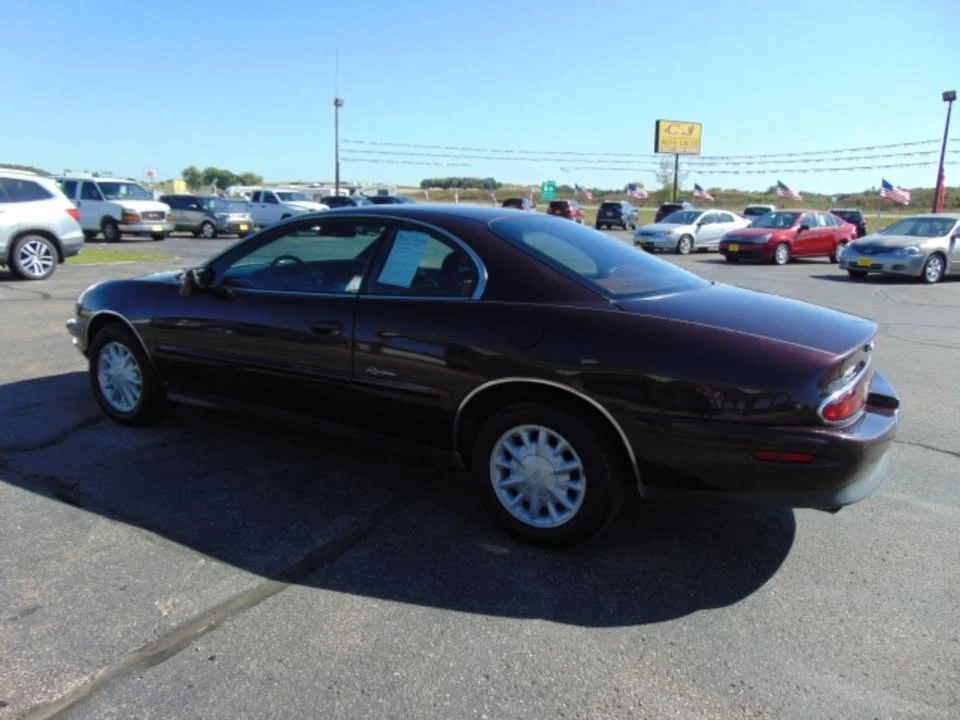 1996 Buick Riviera 8th Gen - Image 4 of 20