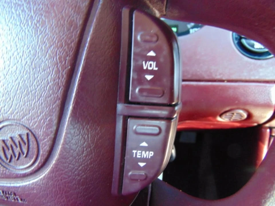 1996 Buick Riviera 8th Gen - Image 10 of 20