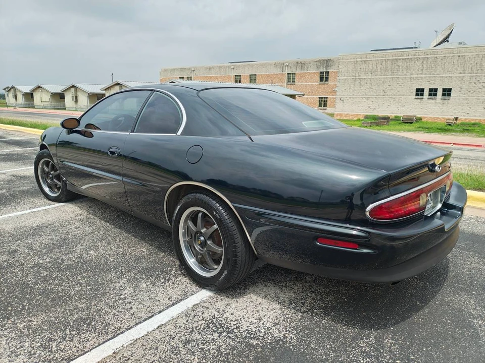 1996 Buick Riviera 8th Gen - Image 3 of 19