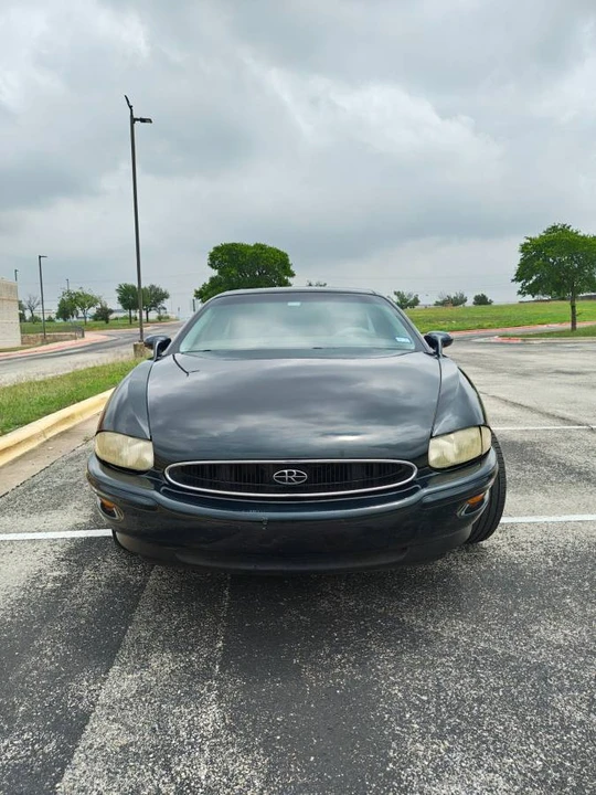1996 Buick Riviera 8th Gen - Image 9 of 19