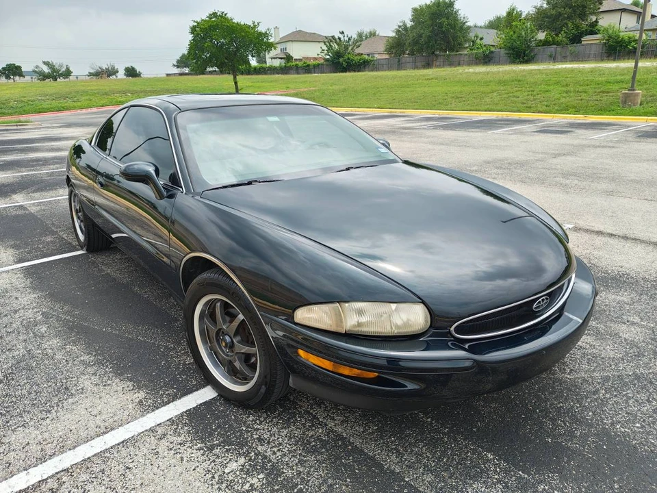 1996 Buick Riviera 8th Gen - Image 8 of 19