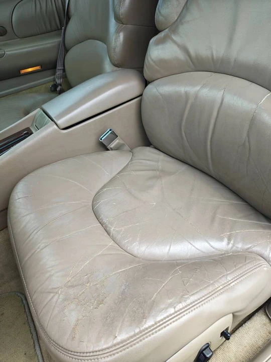 1996 Buick Riviera 8th Gen - Image 16 of 19