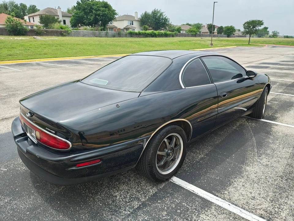 1996 Buick Riviera 8th Gen - Image 4 of 19