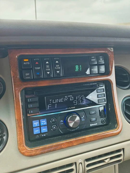 1996 Buick Riviera 8th Gen - Image 18 of 19