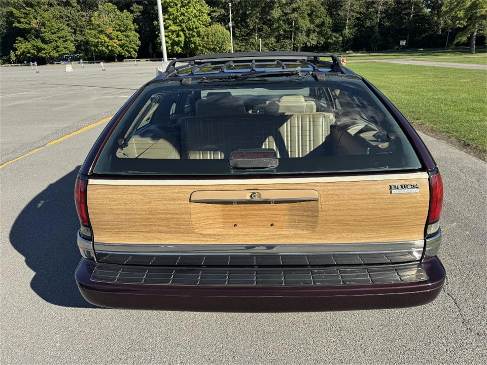 1996 Buick Roadmaster - Image 2 of 21