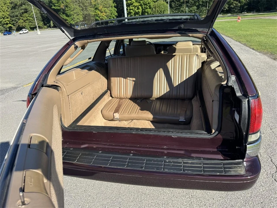 1996 Buick Roadmaster - Image 8 of 21