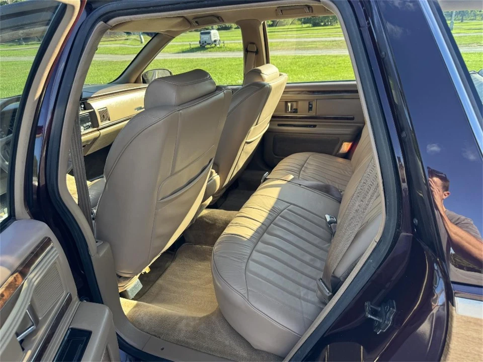 1996 Buick Roadmaster - Image 10 of 21