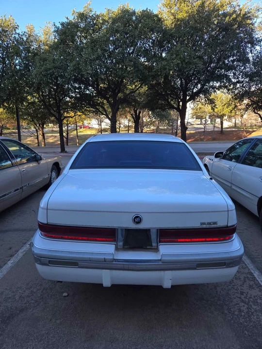 1996 Buick Roadmaster - Image 2 of 7